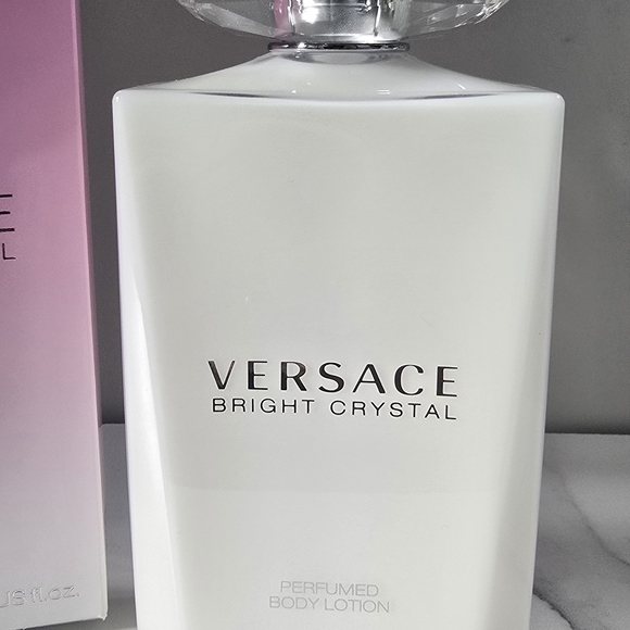 Versace Bright Crystal Perfumed Body Lotion - Picture 3 of 3